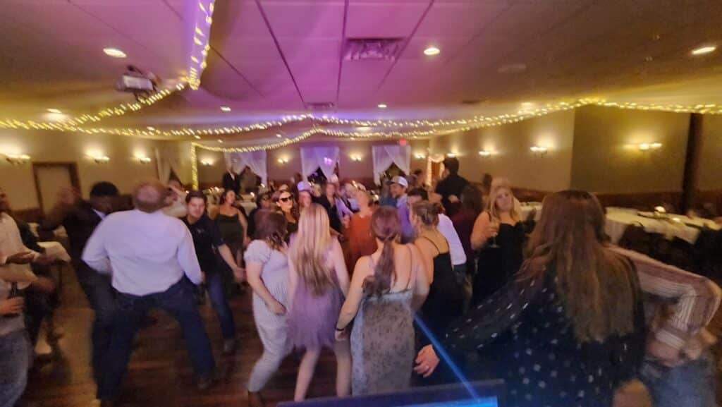 Willmar Wedding DJs, Buffalo Wedding DJs, Monticello Wedding DJs